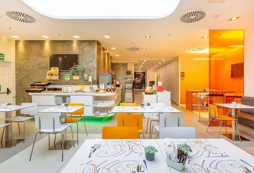 Fotos del hotel Ibis Styles Madrid Prado:  7