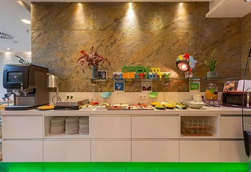 Fotos del hotel Ibis Styles Madrid Prado:  9
