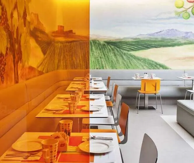 Fotos del hotel Ibis Styles Madrid Prado:  22