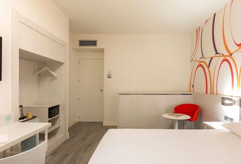 Fotos del hotel Ibis Styles Madrid Prado:  43