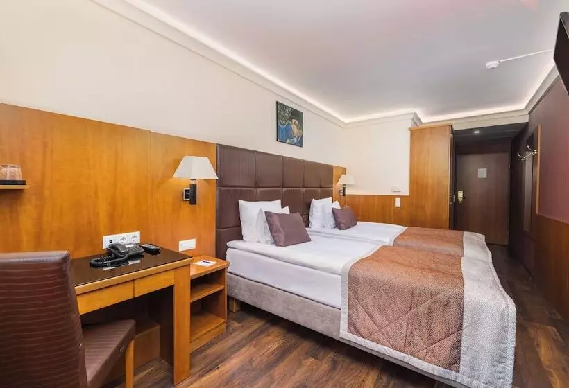 Fotos del hotel Exe Carlton Budapest:  16