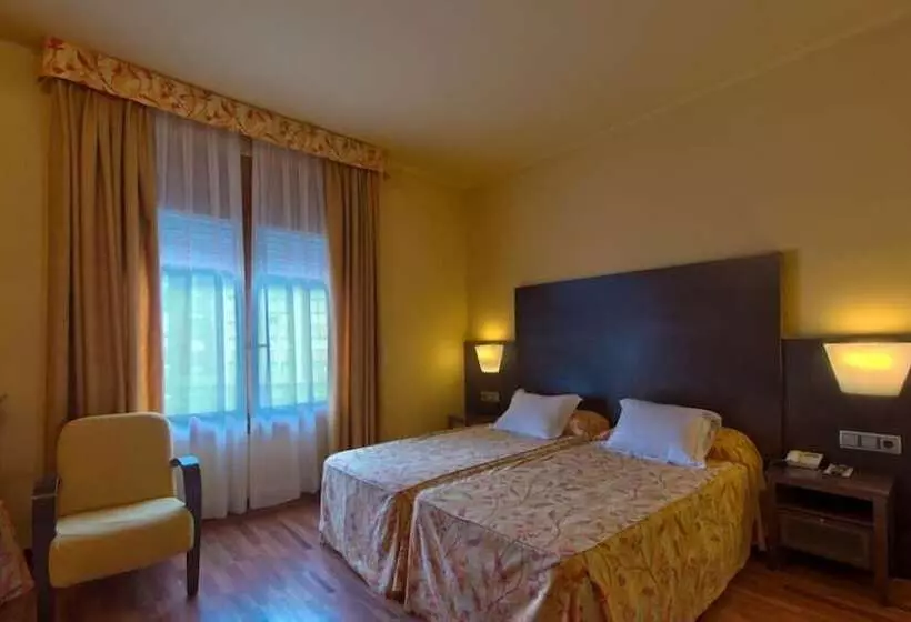 Fotos del hotel Restaurant Pessets & Spa:  2