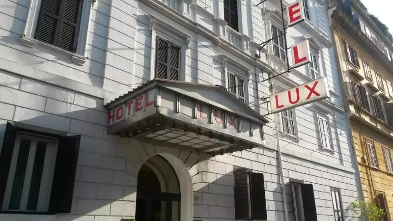 Raeli Hotel Lux