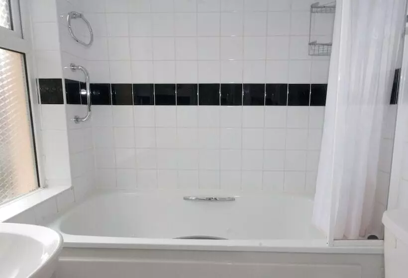 Fotos del hotel St George By Nina:  17