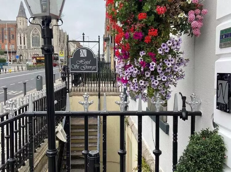 Fotos del hotel St George By Nina:  3