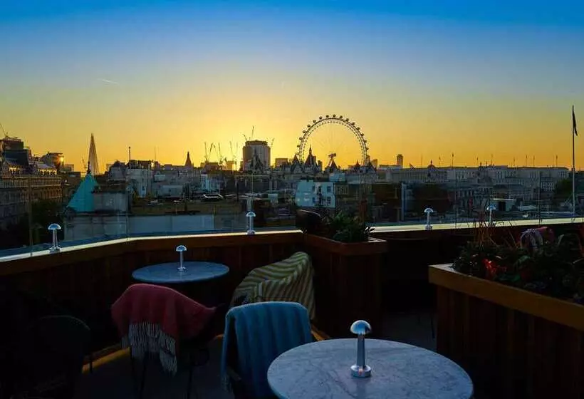 Fotos del hotel The Trafalgar St. James, London Curio Collection By Hilton:  7