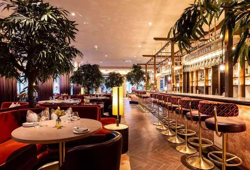 Fotos del hotel The Trafalgar St. James, London Curio Collection By Hilton:  4