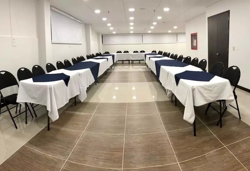 Fotos del hotel The Business Center:  8