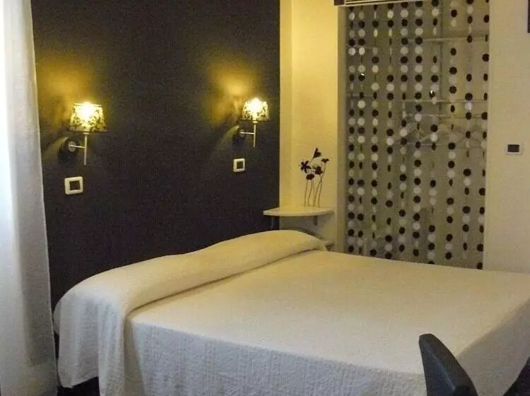 Fotos del hotel Vittoriano:  7