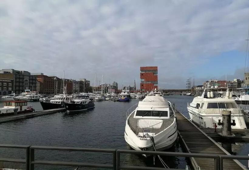 Fotos del hotel Docklands:  6