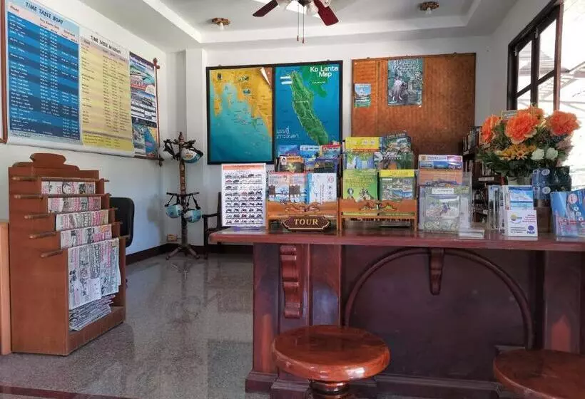 Fotos del hotel Holiday Villa:  2