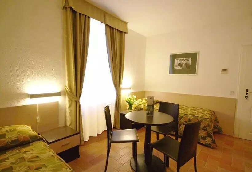 Fotos del hotel Praga 1:  8