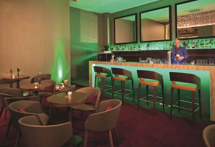 Fotos del hotel Movenpick Hotel Berlin:  3