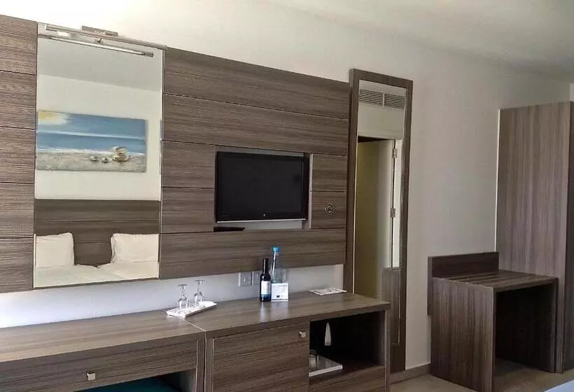 Fotos del hotel Limanaki Beach  & Suites:  23