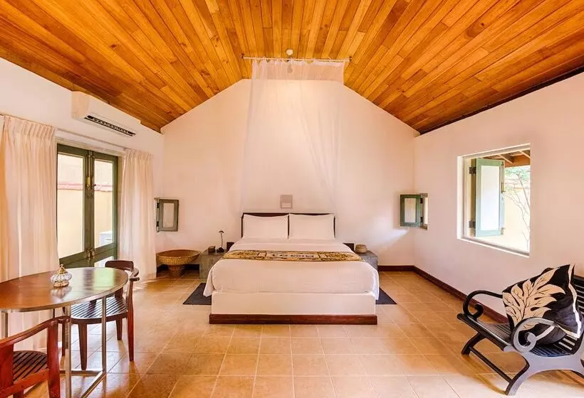 Jetwing Ayurveda Pavilions – Full Board & Treatments