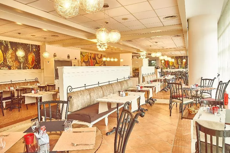 Fotos del hotel Continental Forum Bucuresti Palatul Parlamentului:  6