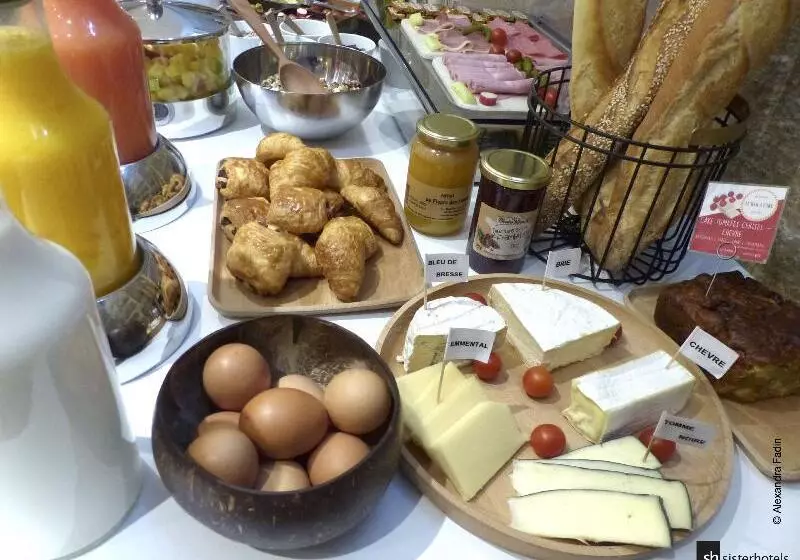 Fotos del hotel Tilsitt Etoile:  3