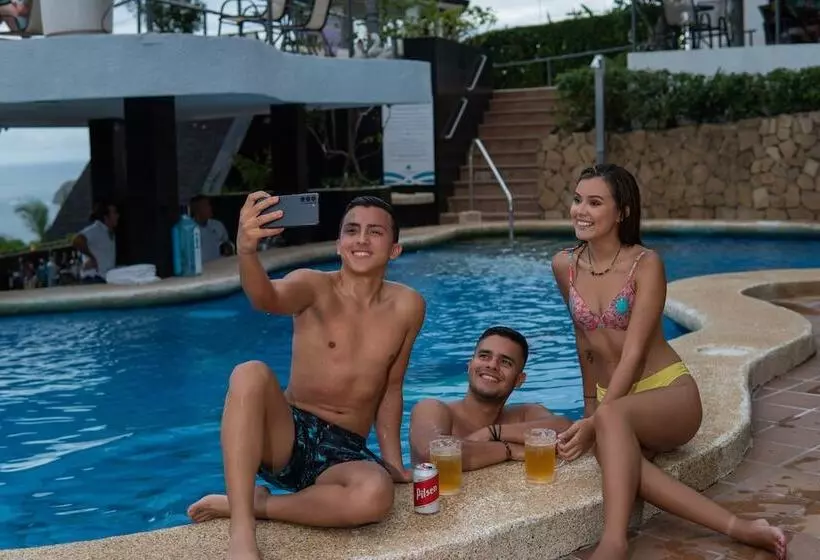 Fotos del hotel Oceans Two Resort:  11