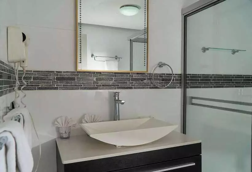 Fotos del hotel Oceans Two Resort:  21