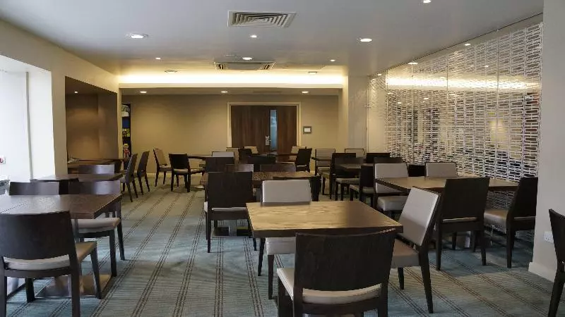 Holiday Inn Express London  Earl S Court
