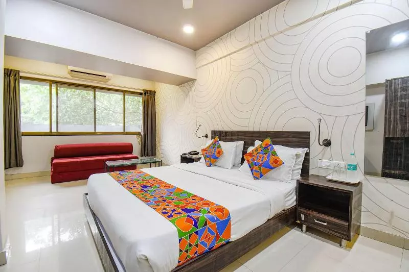 Collection O 30070  Rajdhani