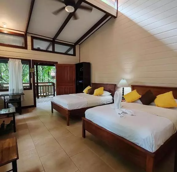 Fotos del hotel Evergreen Lodge:  2