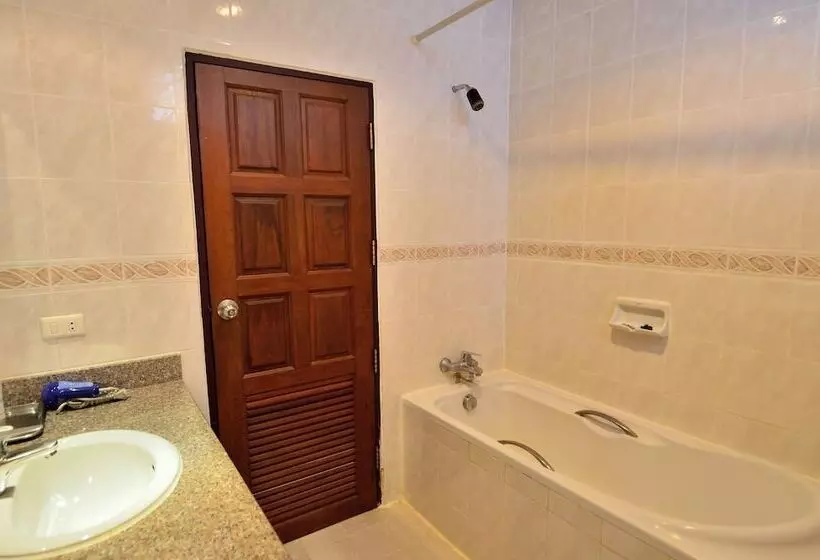 Fotos del hotel First Bungalow Beach Resort:  11