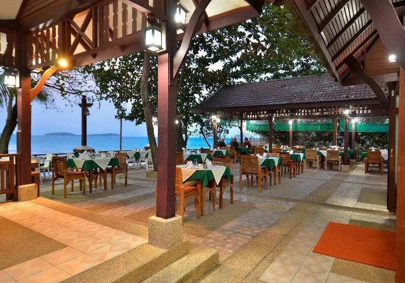 Fotos del hotel First Bungalow Beach Resort:  14