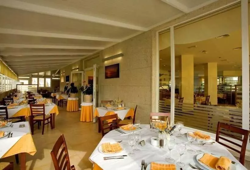 Fotos del hotel Playa Langosteira:  18