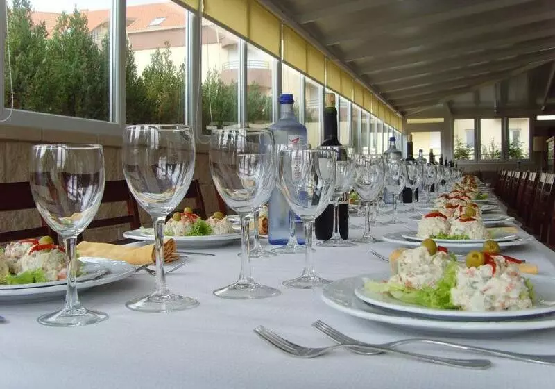 Fotos del hotel Playa Langosteira:  25