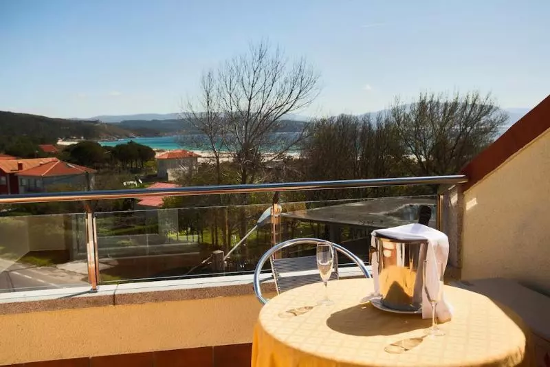 Fotos del hotel Playa Langosteira:  10