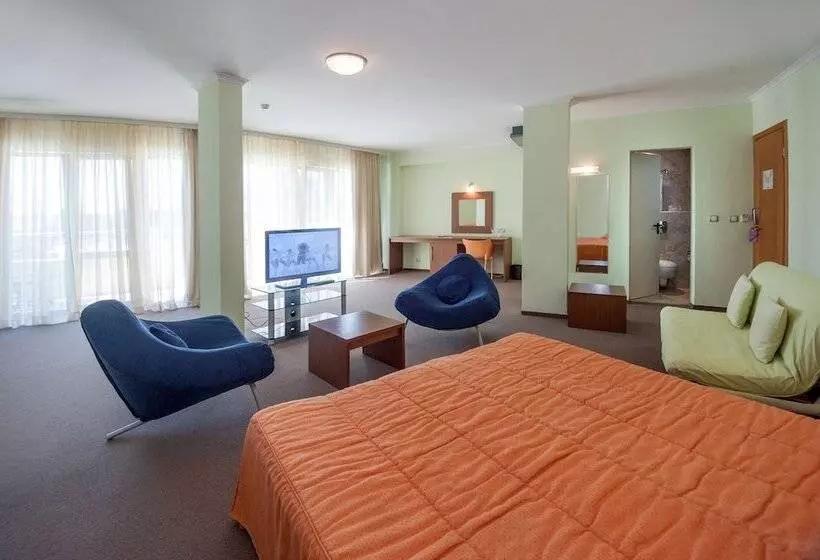 Fotos del hotel Jeravi Beach   All Inclusive:  15