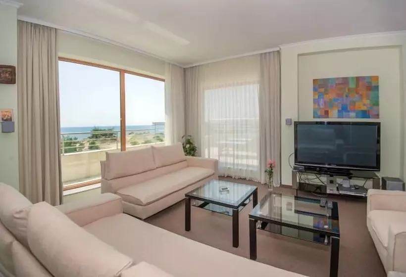 Fotos del hotel Jeravi Beach   All Inclusive:  25