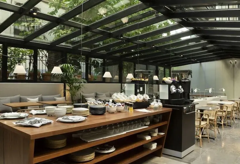 Fotos del hotel Icon Embassy:  9