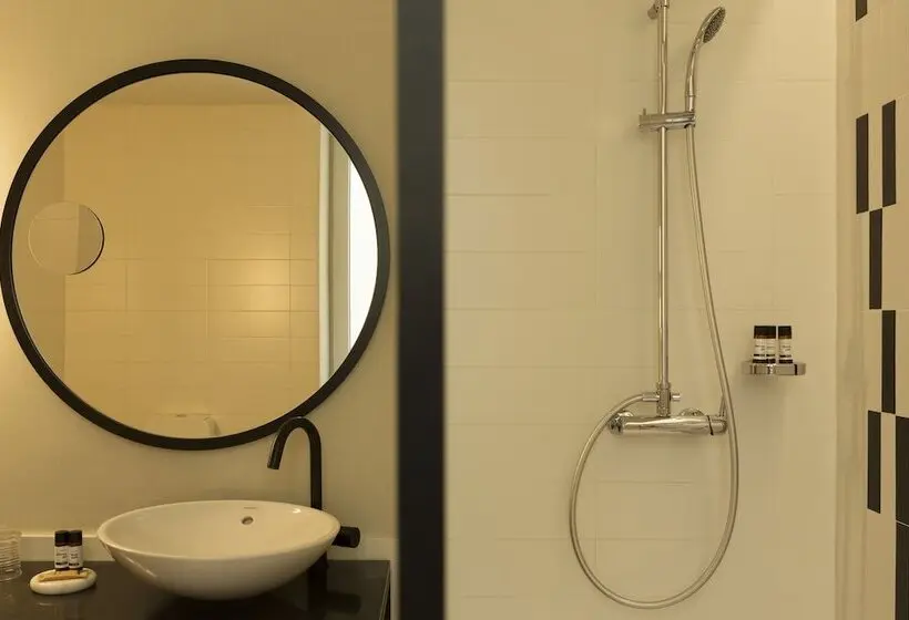 Fotos del hotel Icon Embassy:  18