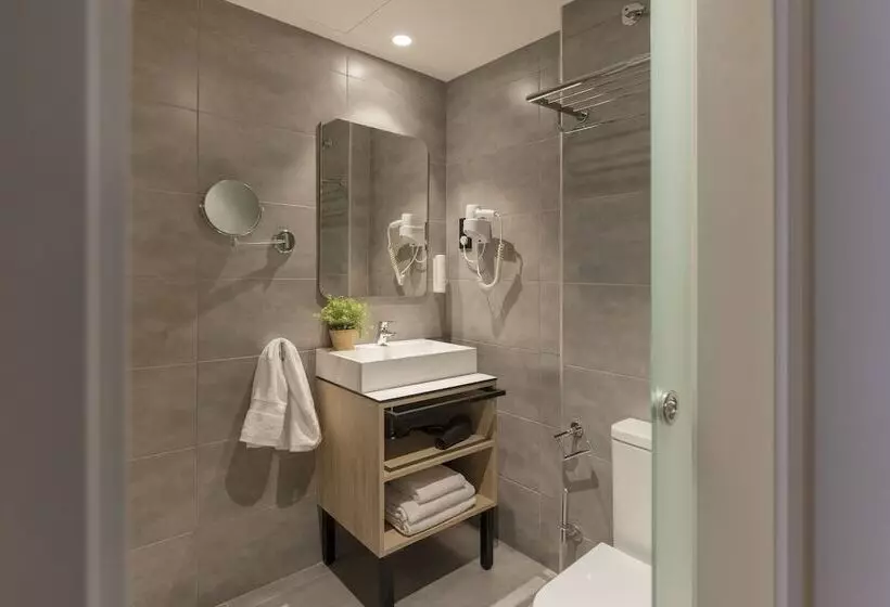 Fotos del hotel Naitly Ronda Sant Antoni Barcelona:  4