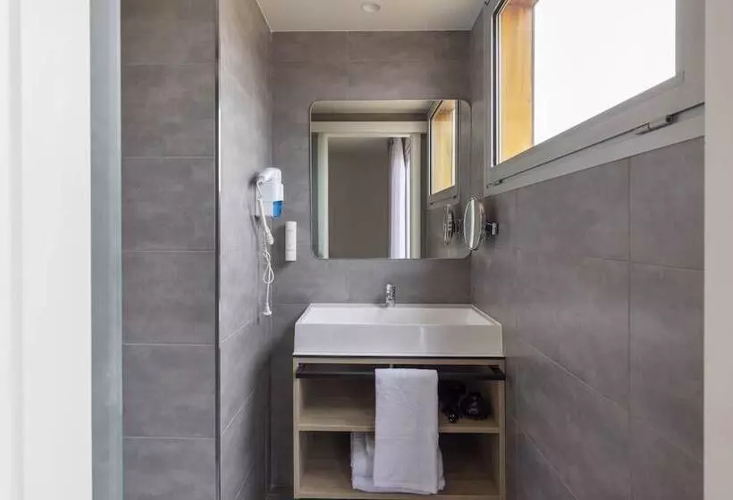 Fotos del hotel Naitly Ronda Sant Antoni Barcelona:  23