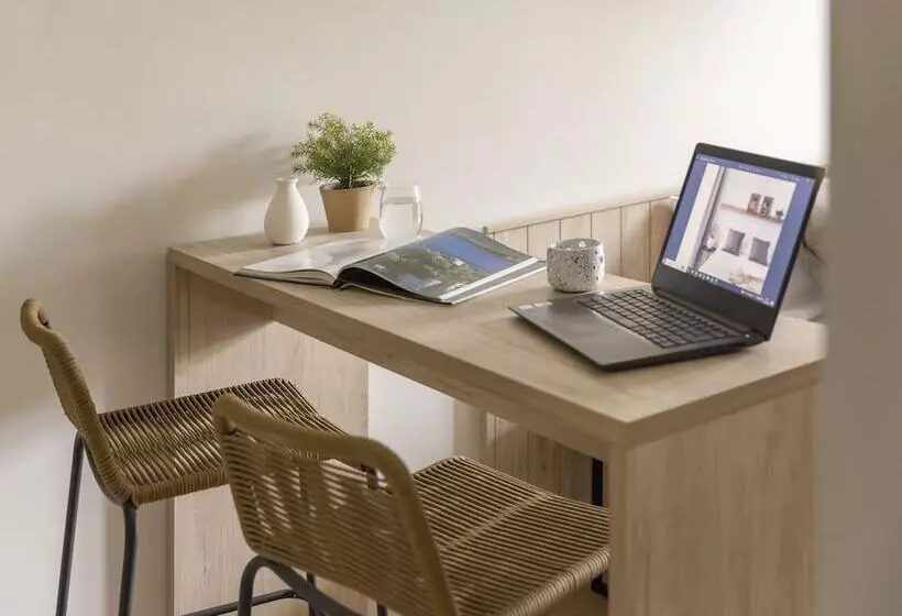 Fotos del hotel Naitly Ronda Sant Antoni Barcelona:  2