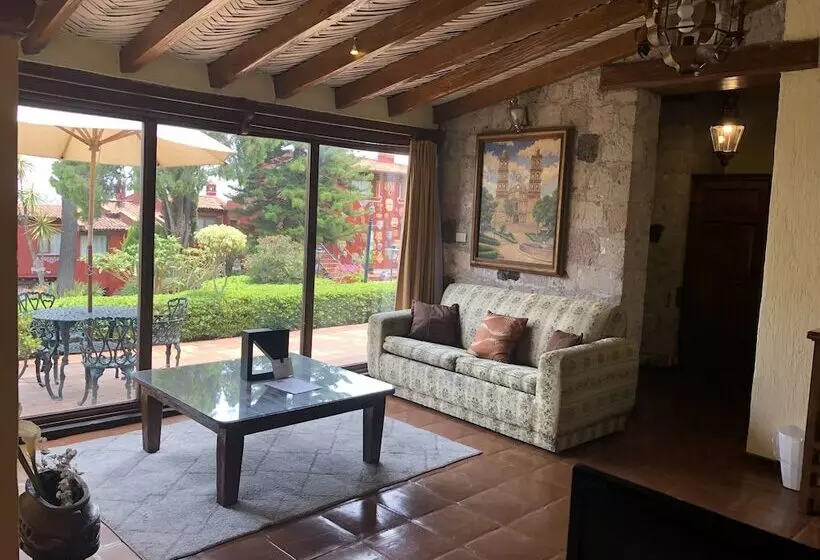 Villa San Jose Hotel & Suites