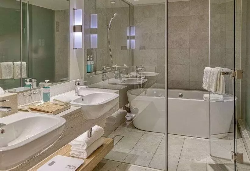 Fotos del hotel Novotel Suites Manila At Acqua:  17