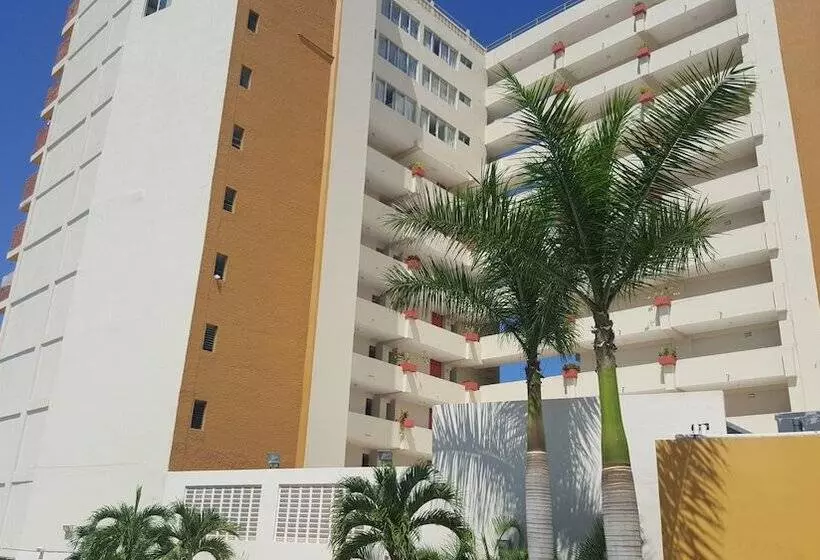 Fotos del hotel Las Flores Beach Resort:  46