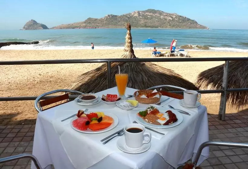 Fotos del hotel Las Flores Beach Resort:  37