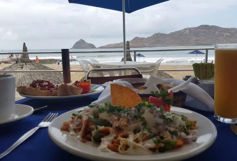 Fotos del hotel Las Flores Beach Resort:  50