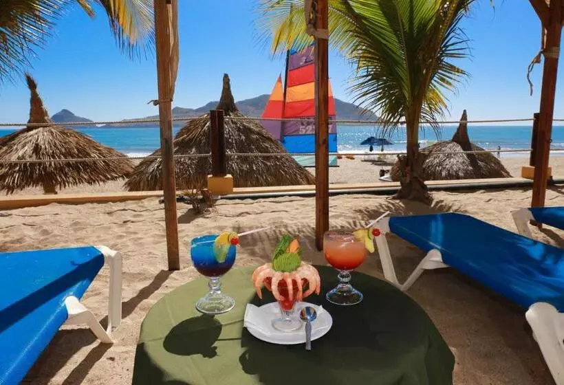 Fotos del hotel Las Flores Beach Resort:  42