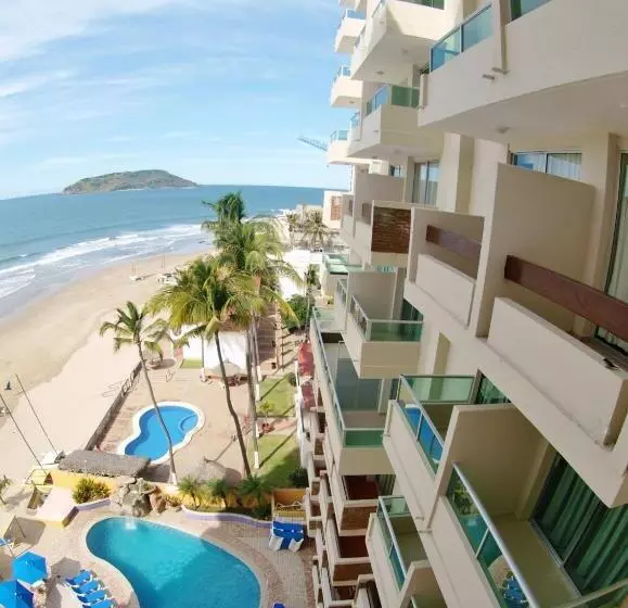 Fotos del hotel Las Flores Beach Resort:  20