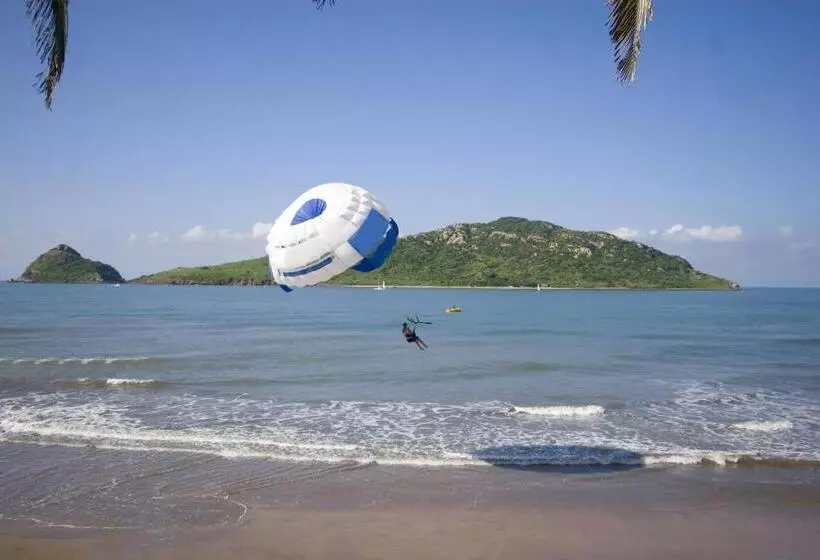 Fotos del hotel Las Flores Beach Resort:  18