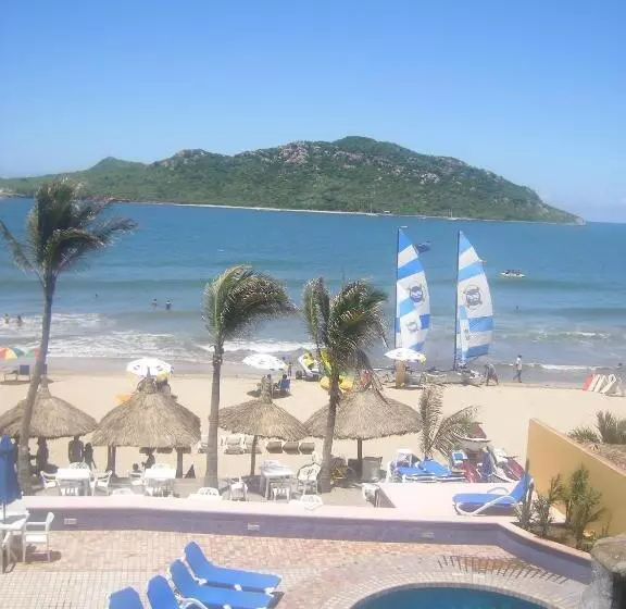 Fotos del hotel Las Flores Beach Resort:  17