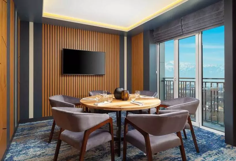Fotos del hotel Courtyard By Marriott Tashkent:  6