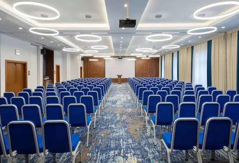 Fotos del hotel Courtyard By Marriott Tashkent:  7