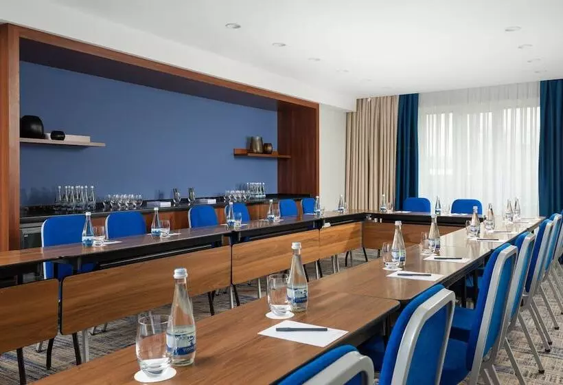 Courtyard By Marriott Tashkent